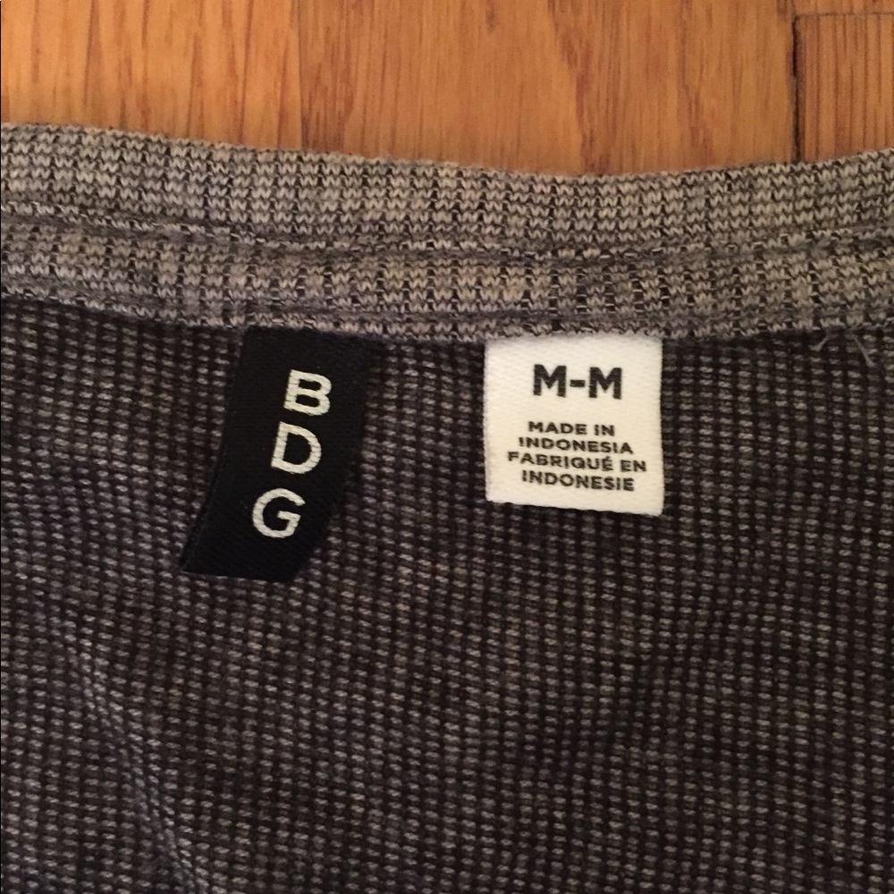 Super Soft Urban Outfitters Long Sleeve - Picture 3 of 4